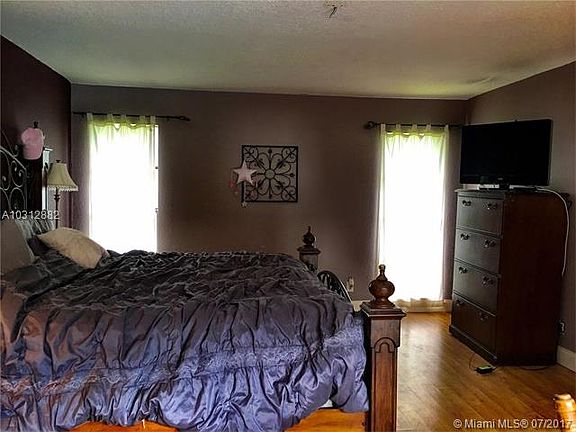 5th image of 348 NW 101st Ave