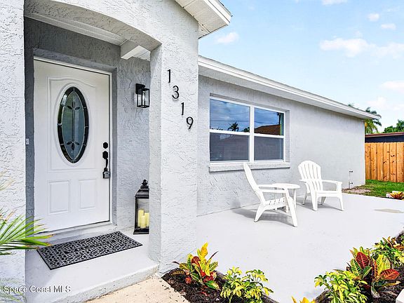 3rd image of 1319 Woodingham Dr