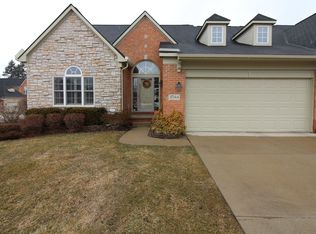 37144 Southwind Ct #1, Farmington Hills, MI