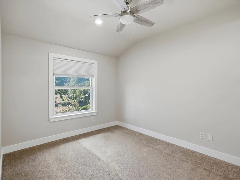 1315 W Anderson Ln #B — Photo 16