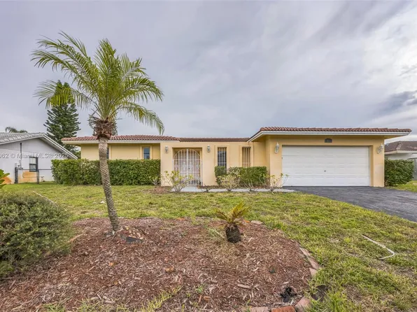 867 Ramblewood Dr, Pompano Beach, FL 33071