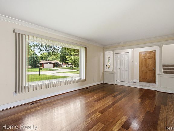 3rd image of 19700 Northbrook Dr