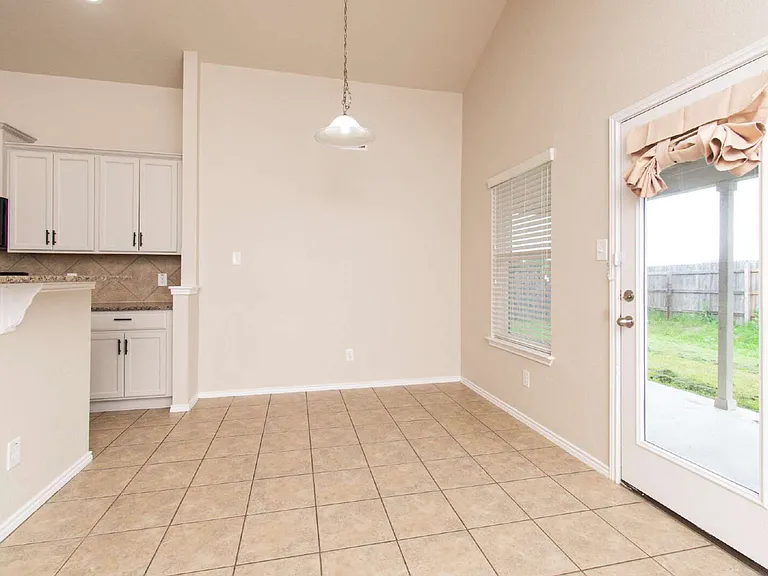5409 Rimes Ct — Photo 8