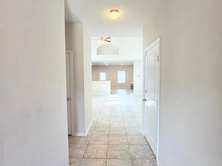 8931 Arundal Gdn — Photo 32