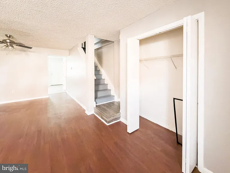 1616 Diamond St — Photo 4