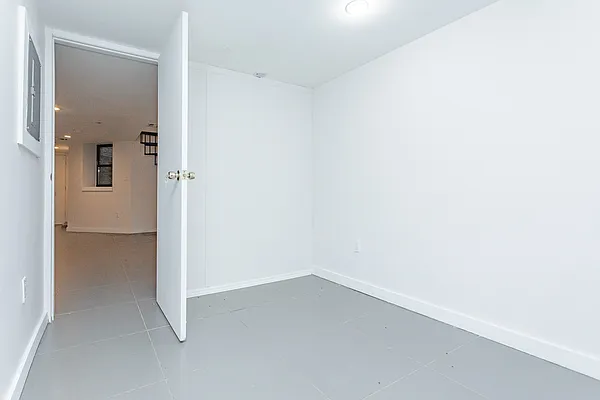 Rented by NY Living Solutions | media 20