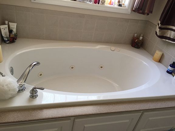 Jetted Tub in Master Bath