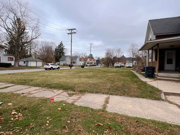 1325 Linden Ave, South Bend, IN 46628