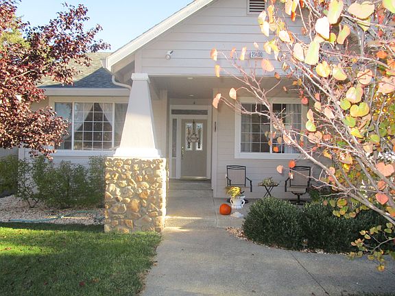 3rd image of 21400 Valley Oak Dr