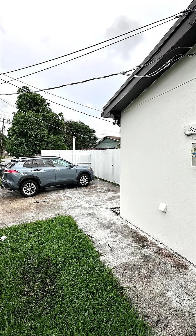 1 bed, 1.0 bath, 750 sqft, $1,950 — Photo 3