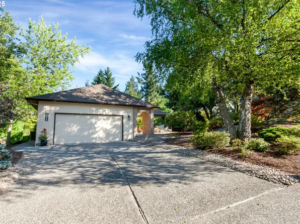 2524 Orchard Hill Pl, Lake Oswego, OR 97035