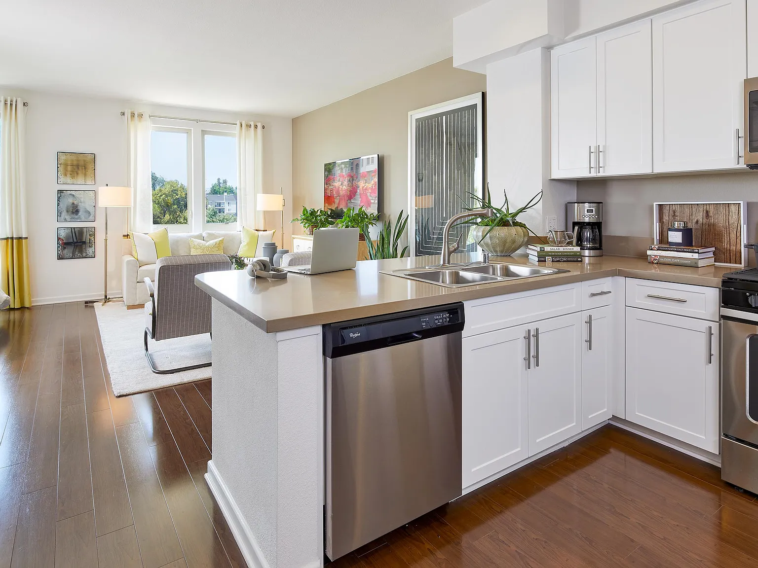 River View Apartment Homes — Photo 4