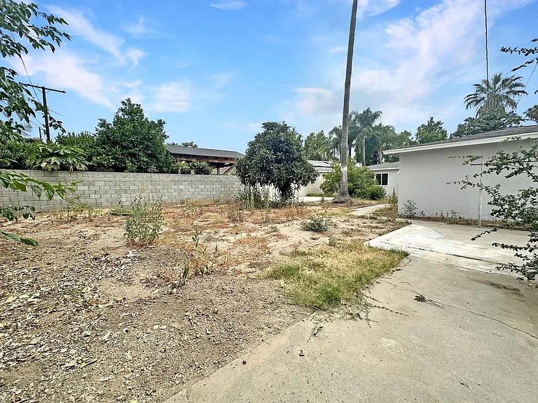 1425 N Marcella Ct — Photo 16