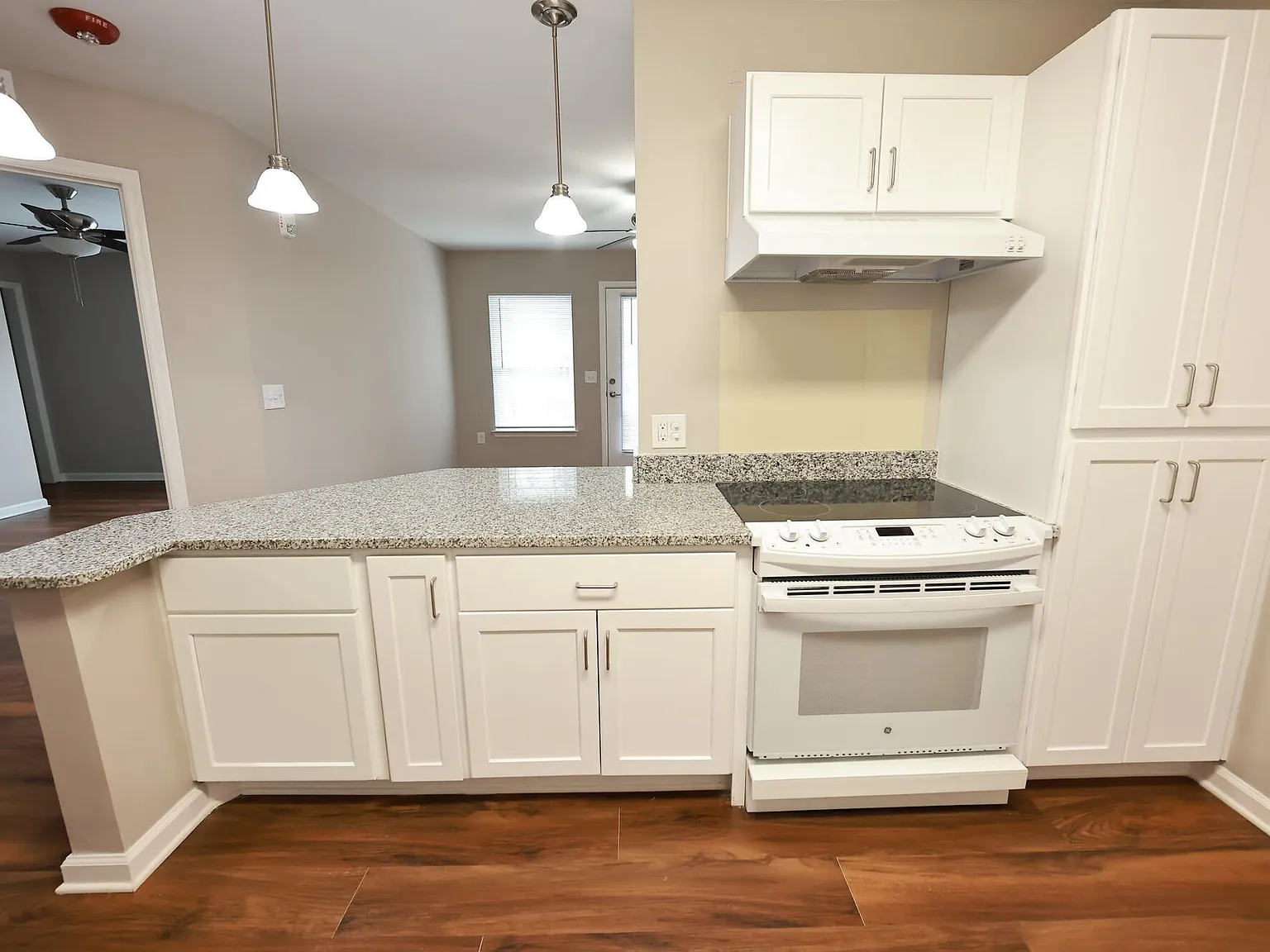 Waterside Oaks Apartments — Photo 4