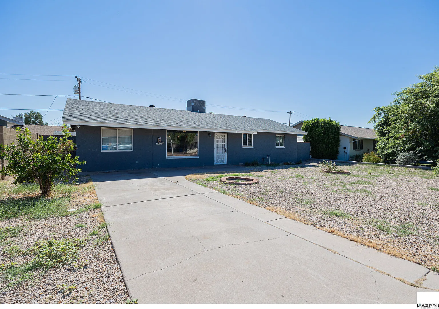 Space, Style, And An Unbeatable Location Come Together In This Beautifully Updated 4/2 Phoenix Home. — Photo 1