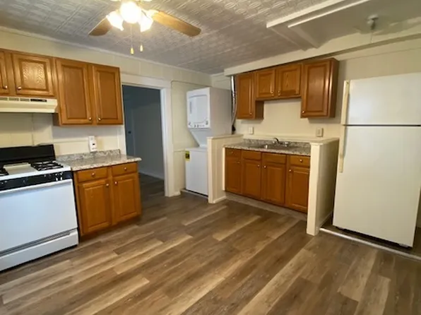 90 Wolcott St, Bristol, CT 06010