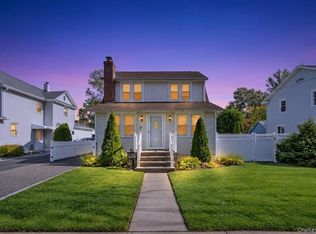 15 Harding Avenue, Hicksville, NY 11801