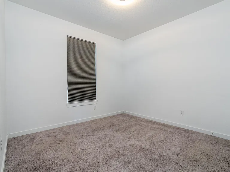 27006 Hidden Rock Ct — Photo 34
