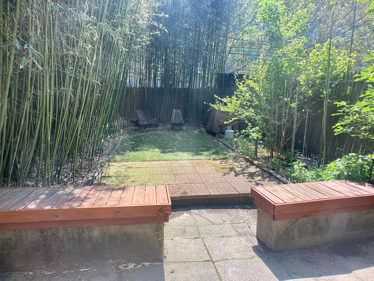 684 De Graw Street — Photo 1