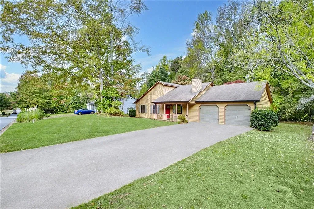 3 bed, 2.0 bath, 1476 sqft, $2,250 — Photo 3