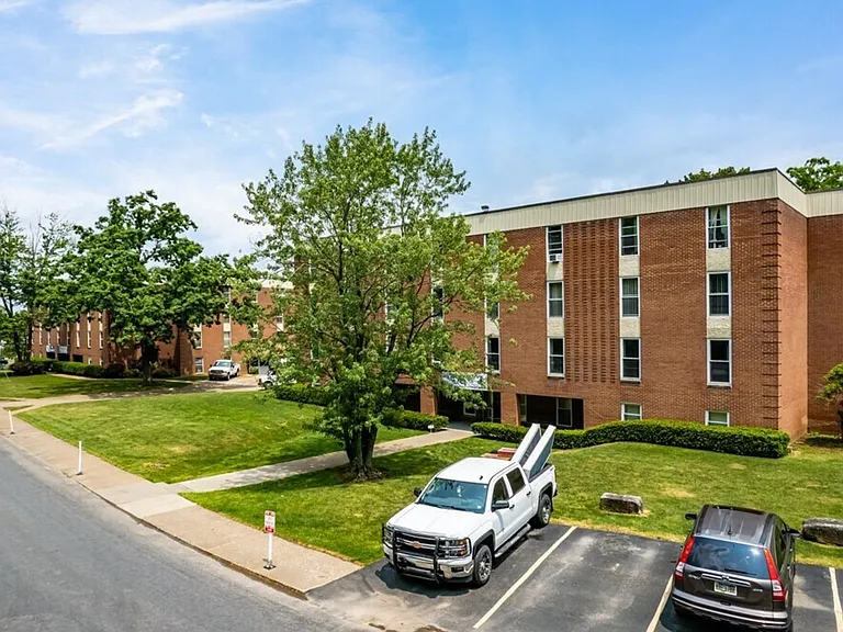 Eagle Park Apartments Clarion's Premier Student & Professional Housing — Photo 8