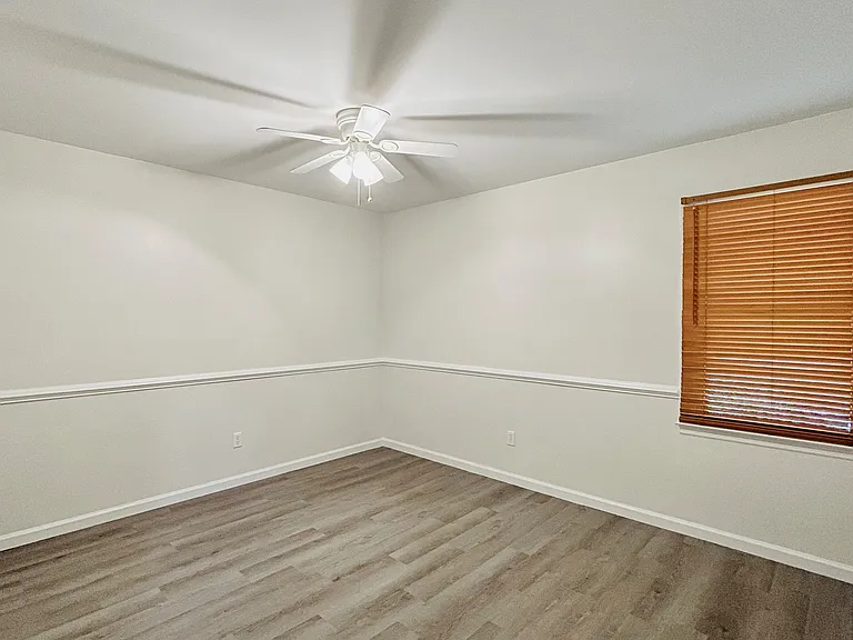 909 Meadow Dr — Photo 13