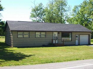 8704 Lovers Lane Rd, Corfu, NY 14036