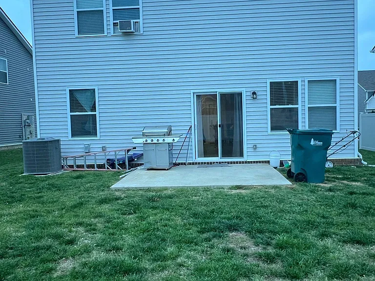 533 Torrey Pines Ln — Photo 2