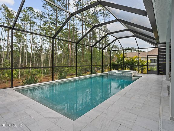 3rd image of 558 PALM CREST Drive