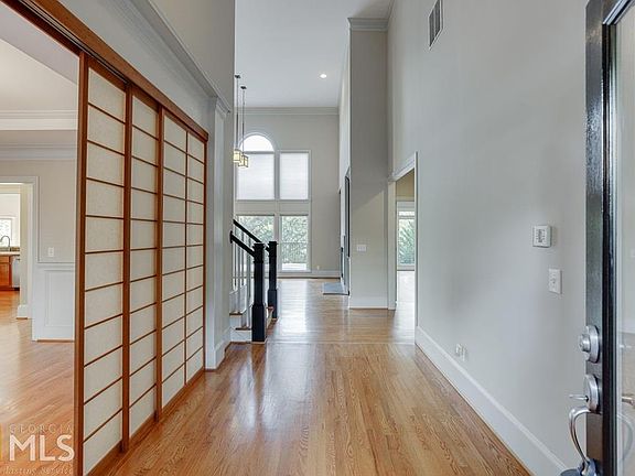 4th image of 6001 Lost Maple Ln