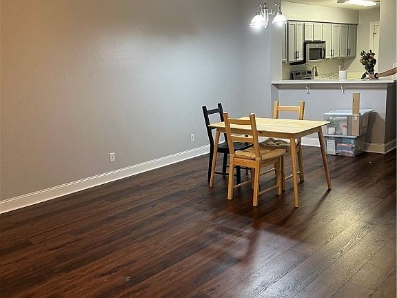 3rd image of 3218 Veterans Memorial Pkwy APT 3304