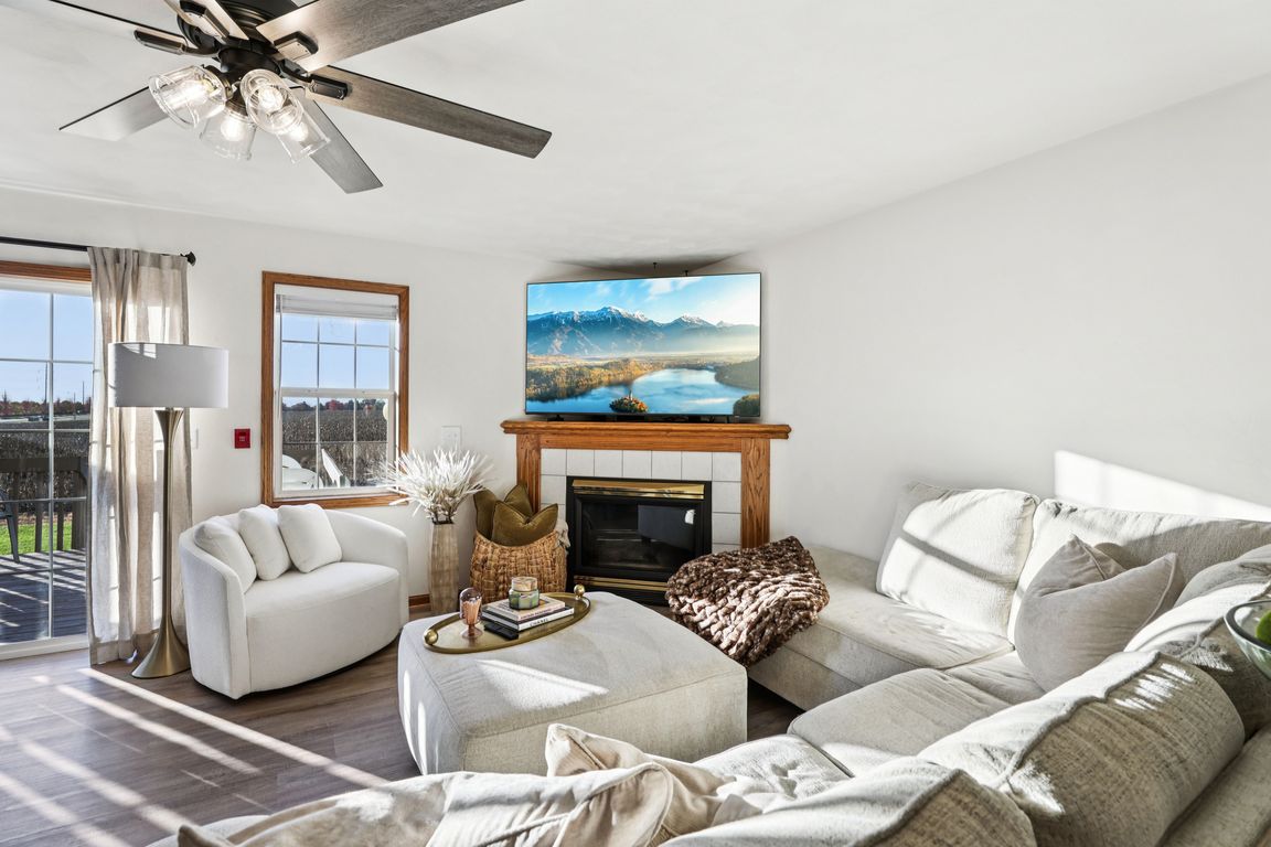 next background image