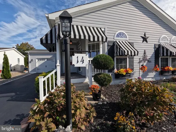 14 Lumberton Ave, Manahawkin, NJ 08050