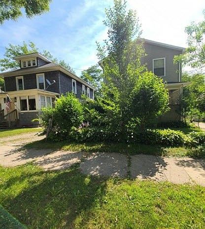 2nd image of 1435 Lyons Ave