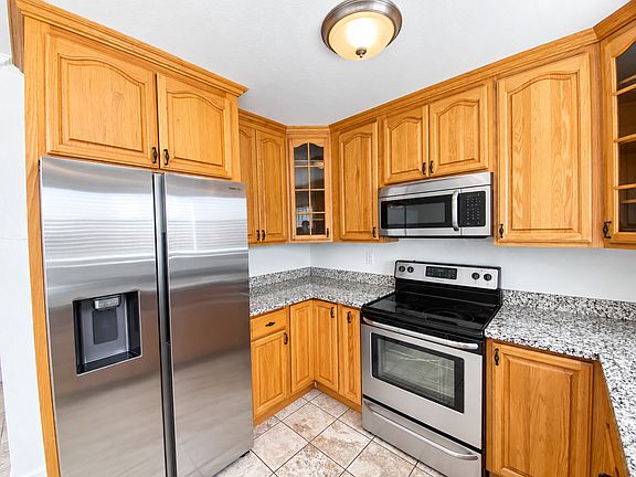 3rd image of 4255 Central Ave APT 4
