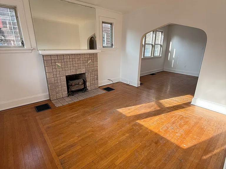 3524 Saint Martins Pl #1 — Photo 4