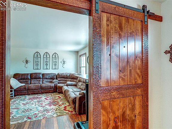 4th image of 3278 Estates Cir