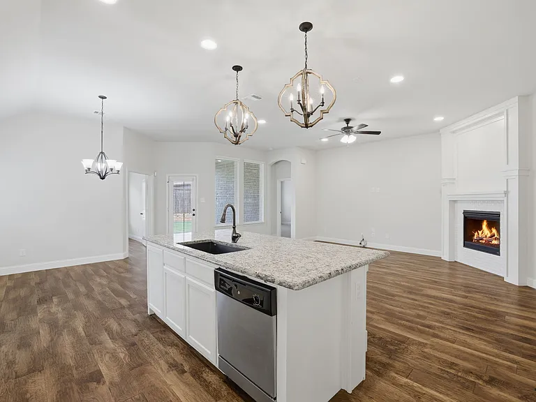 3523 Charleston Dr — Photo 11