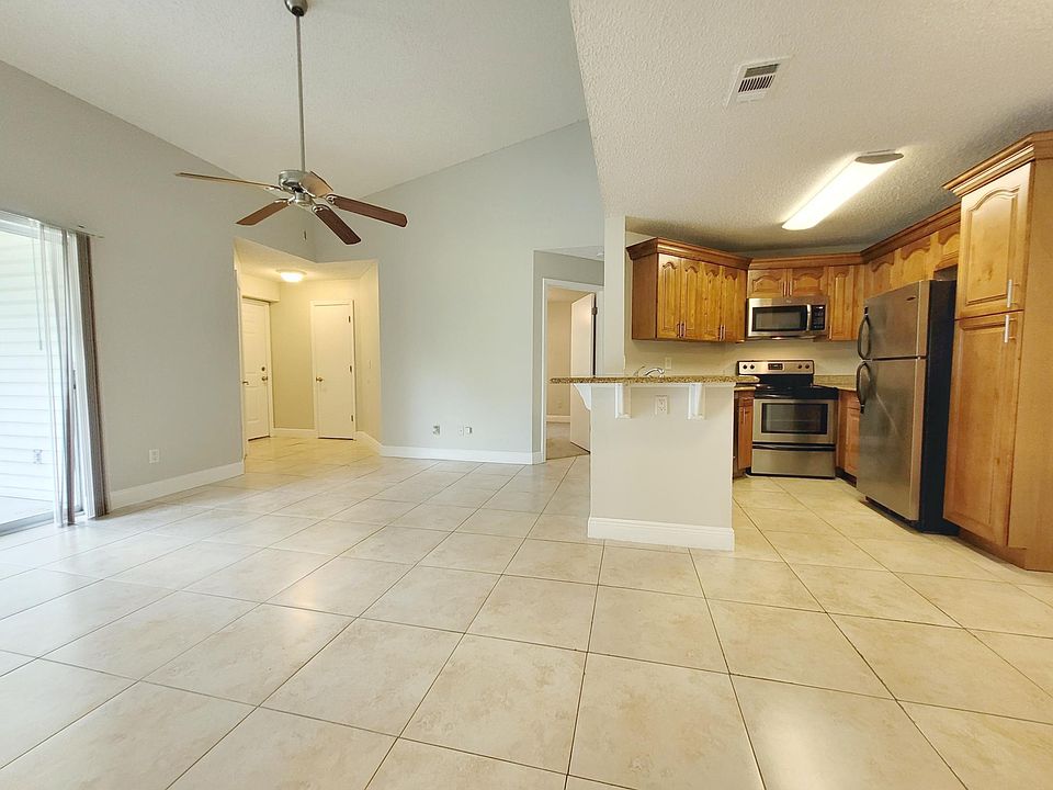 1st image of 2580 Grassy Point Dr Unit 204
