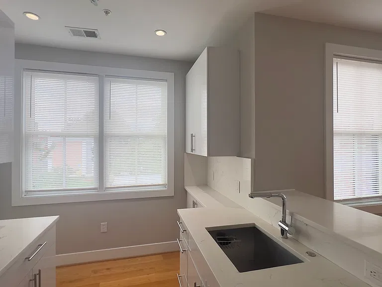 1209 G St SE #8 — Photo 19