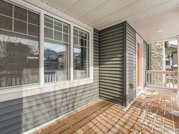 3rd image of 2652 Chokecherry Ln SW