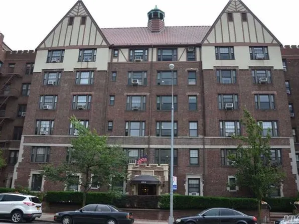 109-14 Ascan Avenue image 1 of 1