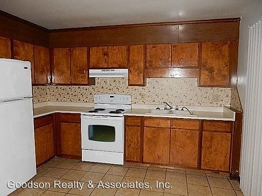 2nd image of 1240 Garrison Ln