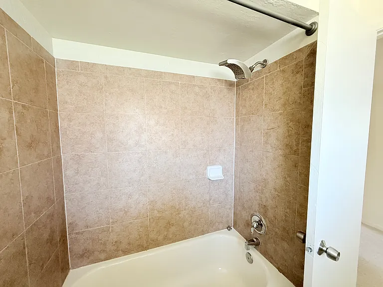 220 S 3rd Ave #6 — Photo 3