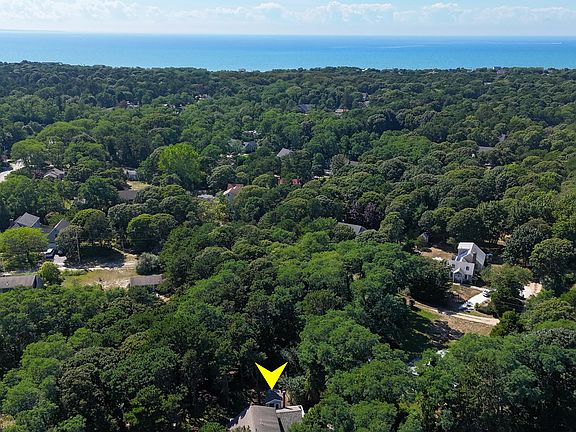 4th image of 620 Kingsbury Beach Road