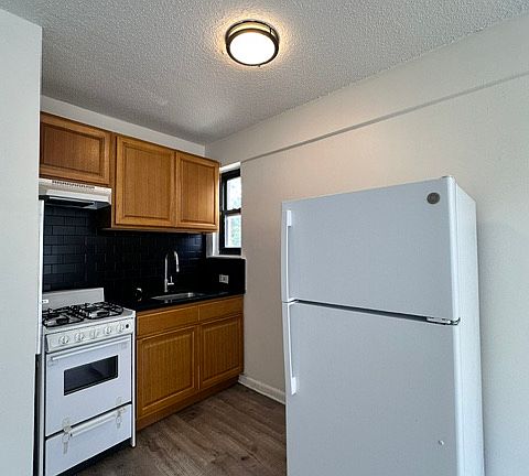 2nd image of 10915 37th Ave #12A