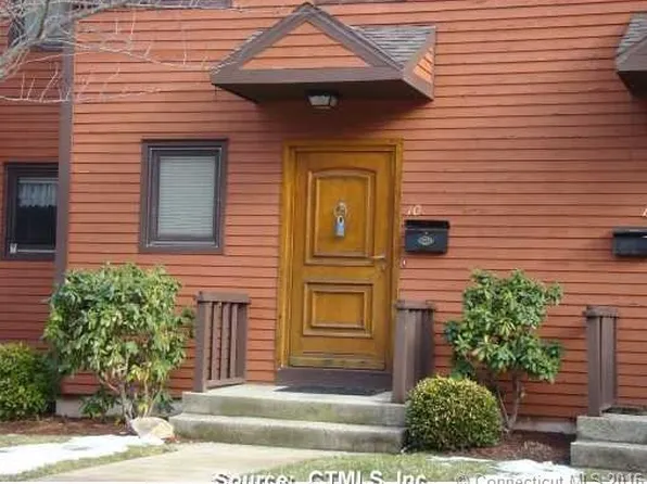 10 Courtland Dr, Groton, CT 06340