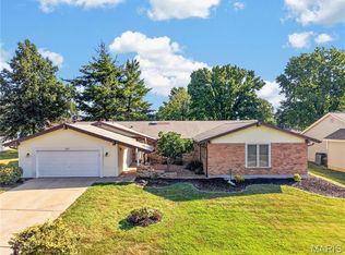 202 Rue Grand Dr, Lake Saint Louis, MO 63367