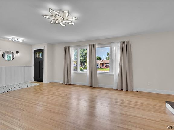 3rd image of 20 Fordham Dr