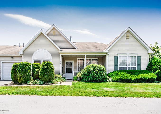 1st image of 9 Deerchase Ln #100A